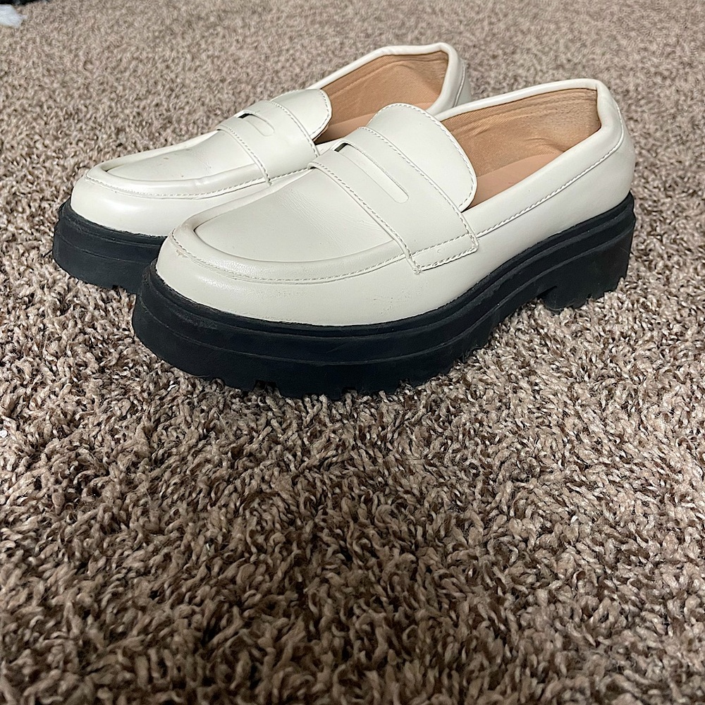 women’s size 6.5 white pleather loafers